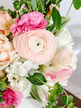 Load image into Gallery viewer, Blush Romance Valentine&#39;s Day Signature Arrangement
